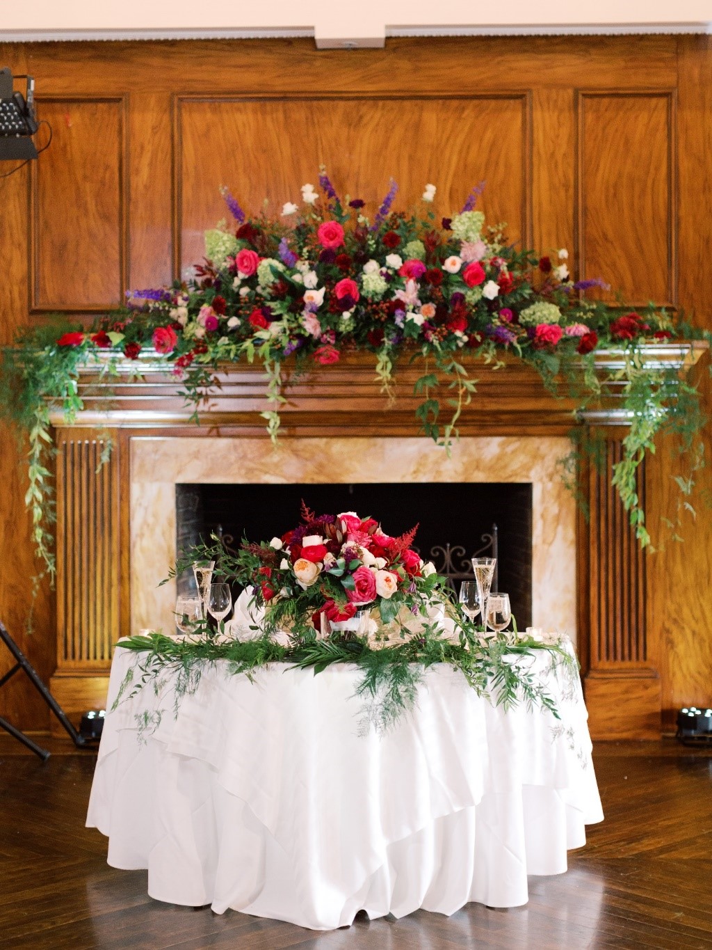 example of bridal bouquet on sweetheart table